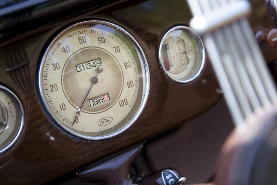  Ford DeLuxe Roadster 1936 года  (фото 14 из 23)